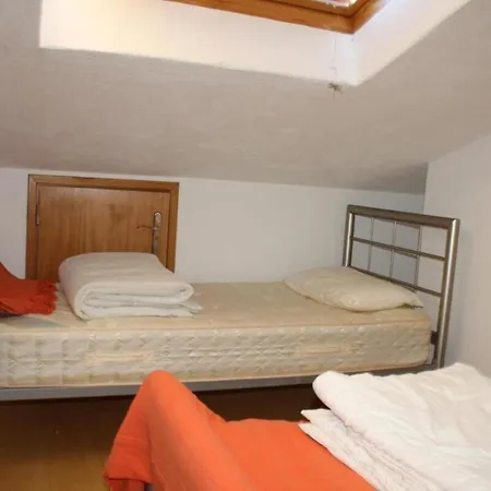 4 Bedroom Town House Vale De Parra, Close To Gale At22