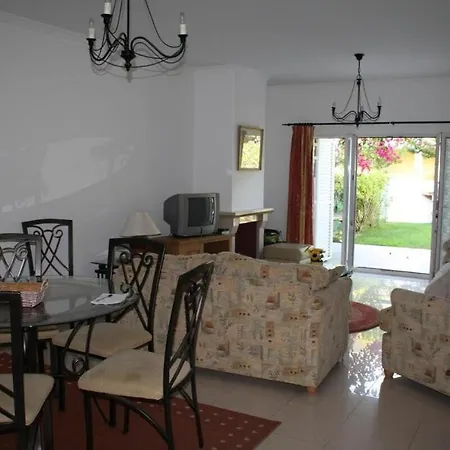 4 Bedroom Town House Vale De Parra, Close To Gale At22