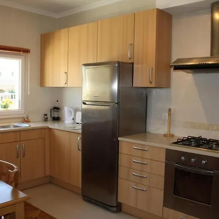4 Bedroom Town House Vale De Parra, Close To Gale At22 Guia (Faro)