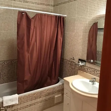 4 Bedroom Town House Vale De Parra, Close To Gale At22 * Guia (Faro)