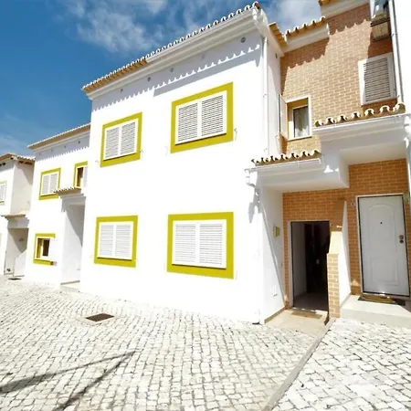 Villa 4 Bedroom Town House Vale De Parra, Close To Gale At22 *