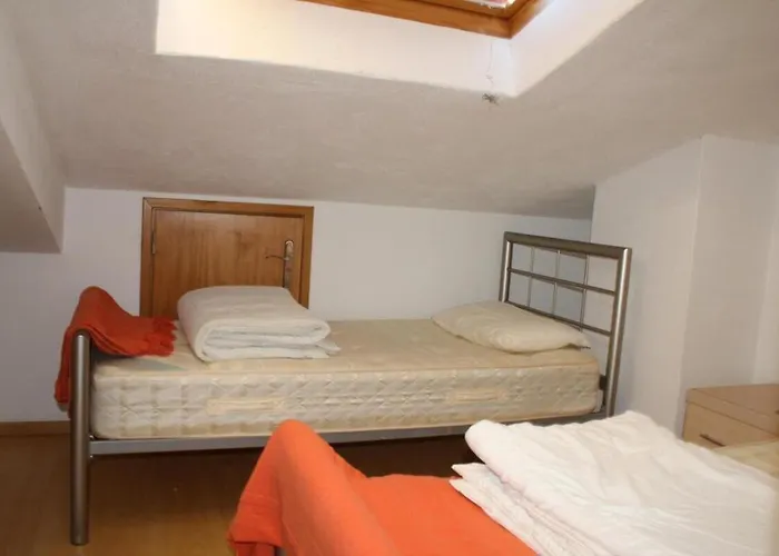 4 Bedroom Town House Vale De Parra, Close To Gale At22