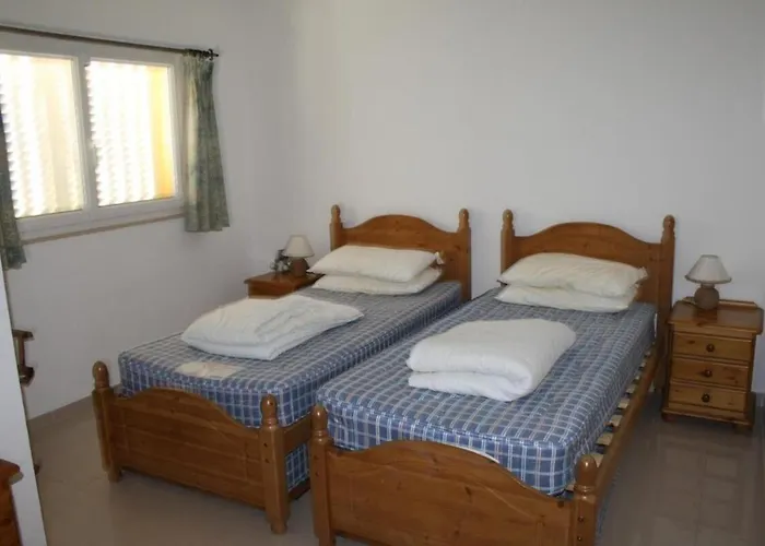 Villa 4 Bedroom Town House Vale De Parra, Close To Gale At22 Guia (Faro)