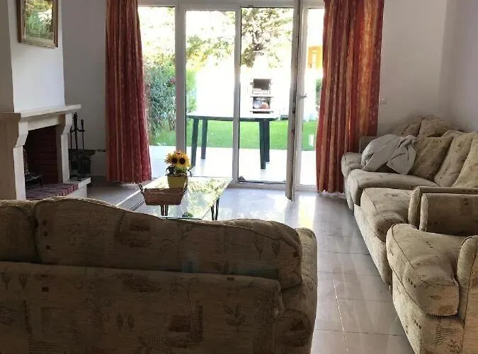 Villa 4 Bedroom Town House Vale De Parra, Close To Gale At22
